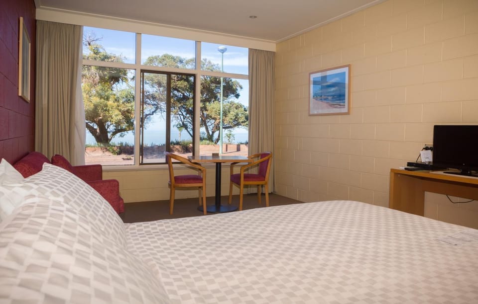 Coffee/tea facilities, Beach, Sea view