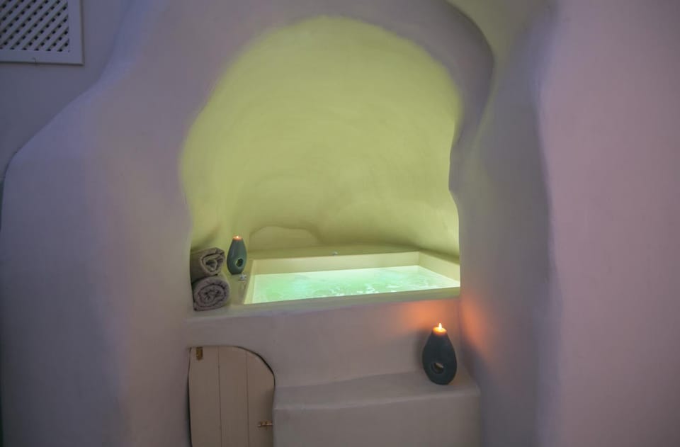 Morfi Cave House Apartment in Oia