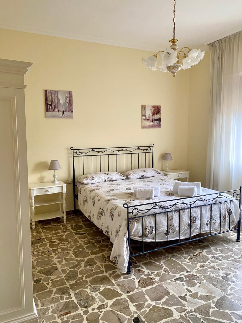 Bed, Photo of the whole room, Bedroom, heating, wardrobe