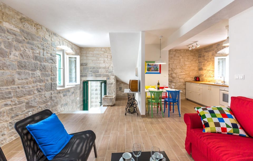 Rustical 2 Apartment in Baška Voda