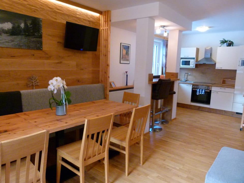 Kitchen or kitchenette, Living room, Dining area