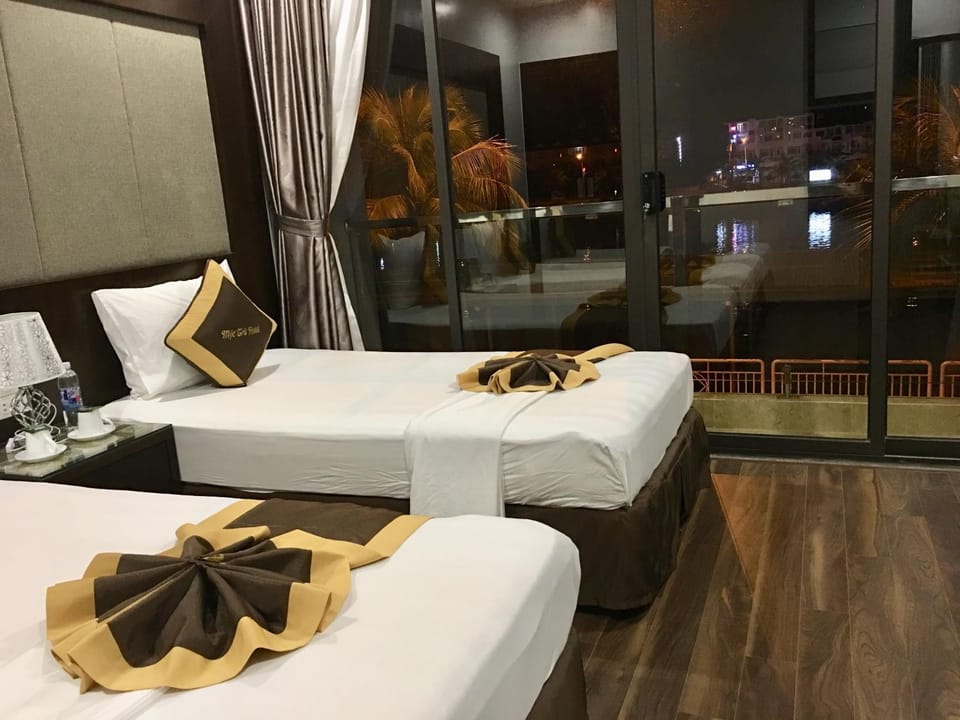 Moc Tra Hotel Tuan Chau Hạ Long Hotel in Laos