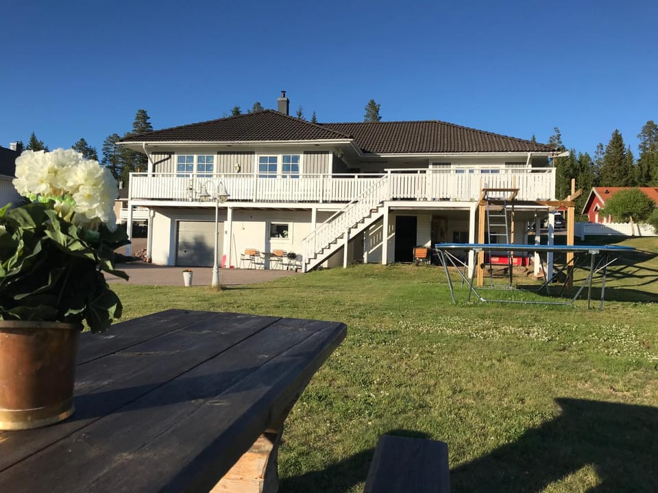 Facade/entrance, Mountain view, River view