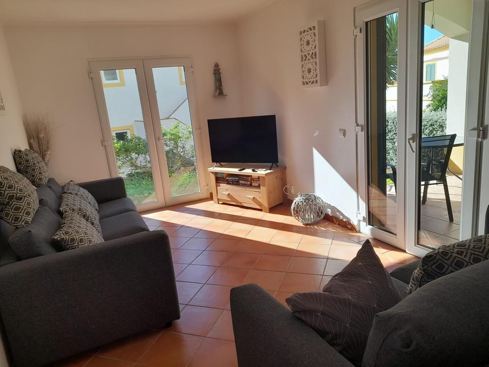 Communal lounge/ TV room, TV and multimedia