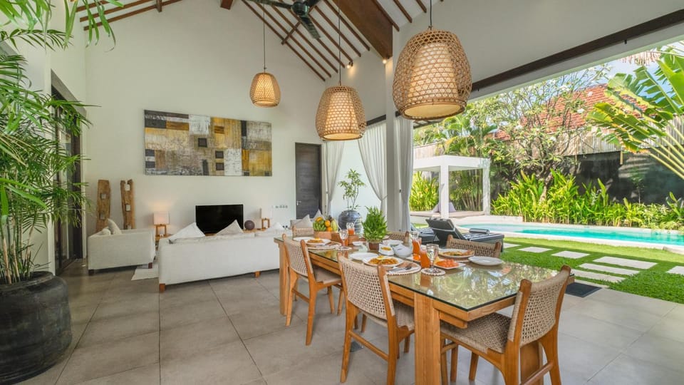 Dining area, Breakfast