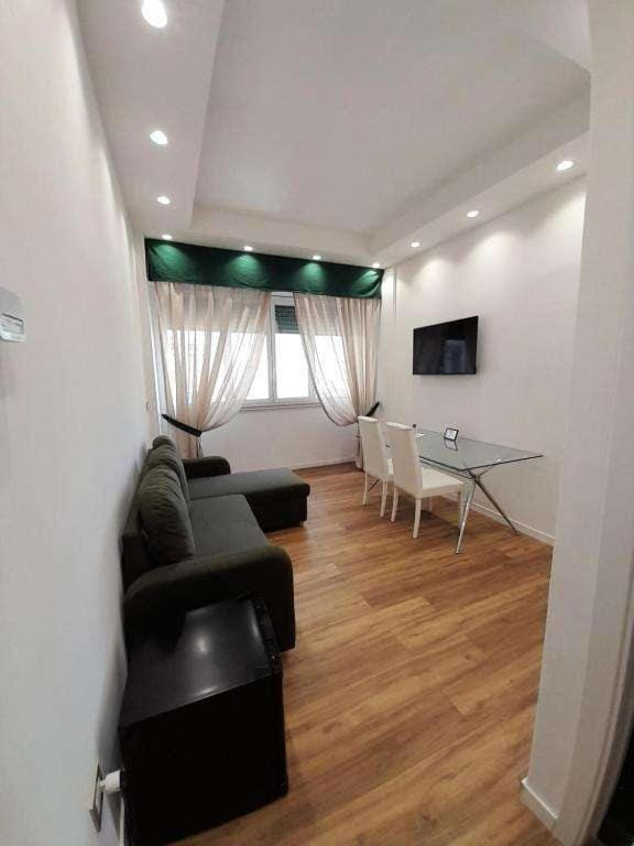 TV and multimedia, Living room, Seating area