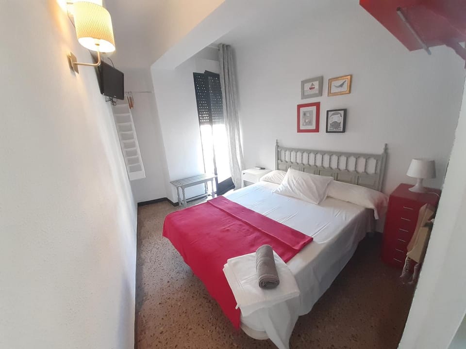 Bed, Photo of the whole room