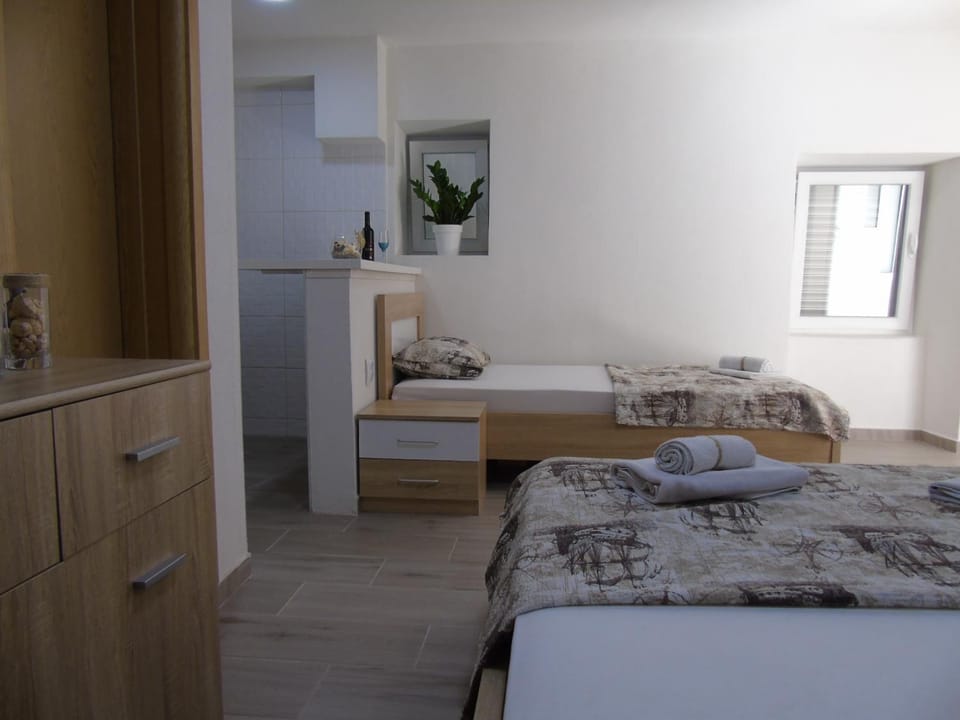 Living room, Seating area, Dining area, Bedroom