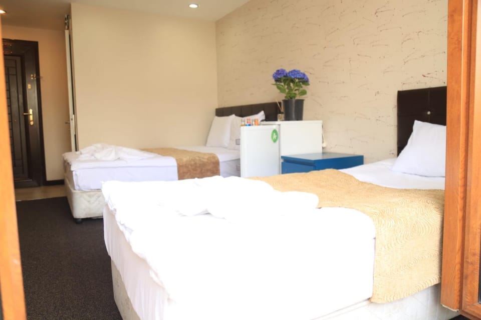 Bed, Photo of the whole room, Decorative detail
