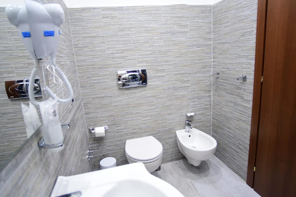 Shower, Bathroom, bidet