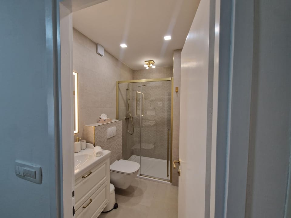 Shower, Bathroom