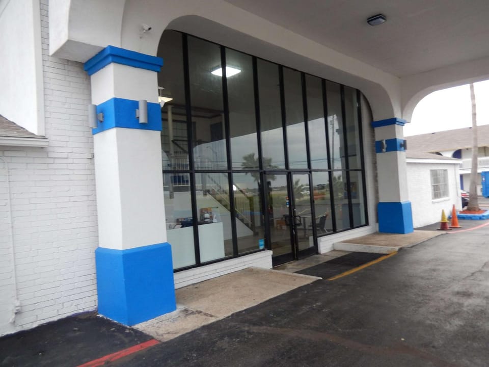 Property building, Facade/entrance, Day, On site, Time of day