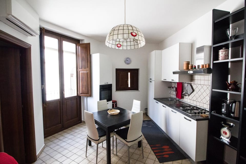 TV and multimedia, Kitchen or kitchenette, Living room, Other, Photo of the whole room, Decorative detail, Seating area, Dining area, Communal kitchen