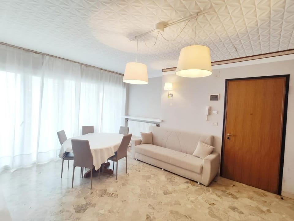 LCC - Centralissimo - 100 mt da Piazza Mazzini - 50 mt dal mare - Immobil Relax Apartment in Lido di Jesolo