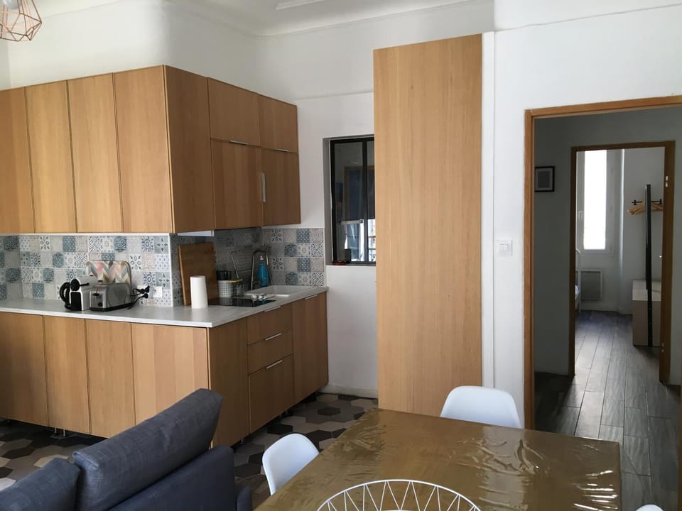 Marseille - hyper centre- Docks Joliette - maxi 8p Apartment in Marseille