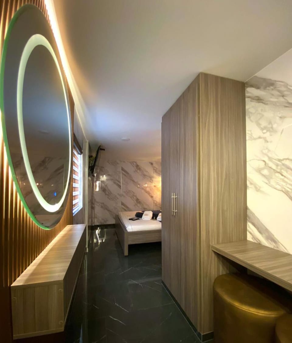 Bed, TV and multimedia, Bedroom, wardrobe