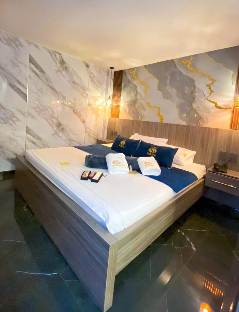 Bed, TV and multimedia, Photo of the whole room, Bedroom, air conditioner