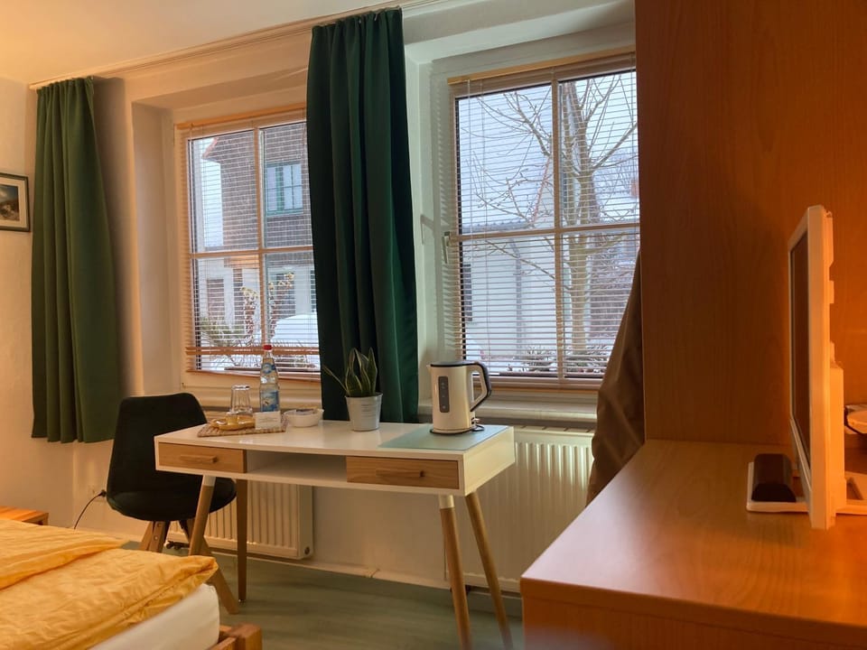 Hotel-Pension Seeadler Bed and Breakfast in Prerow