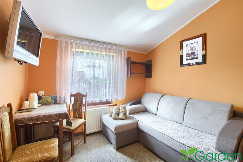 Shower, Toilet, Property logo or sign, Natural landscape, Garden, Bathroom, TV and multimedia, Coffee/tea facilities, Communal kitchen