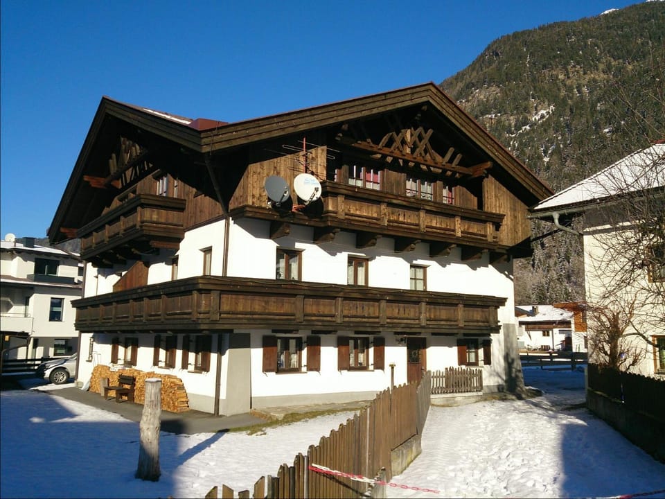 Property building, Winter