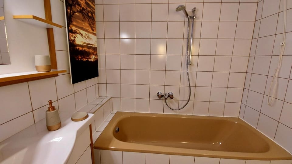 Bathroom, Bath
