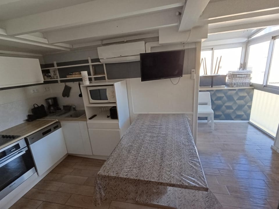 TV and multimedia, stove