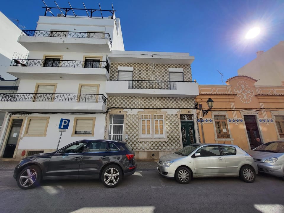 Property building, Facade/entrance, Parking