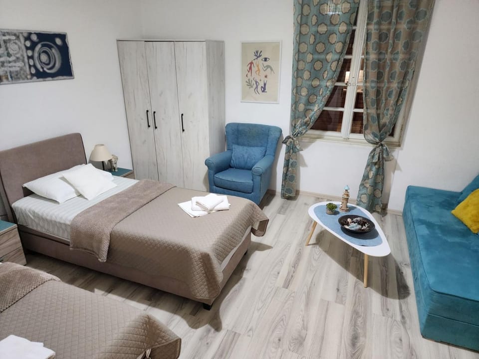 Photo of the whole room, Seating area, Bedroom