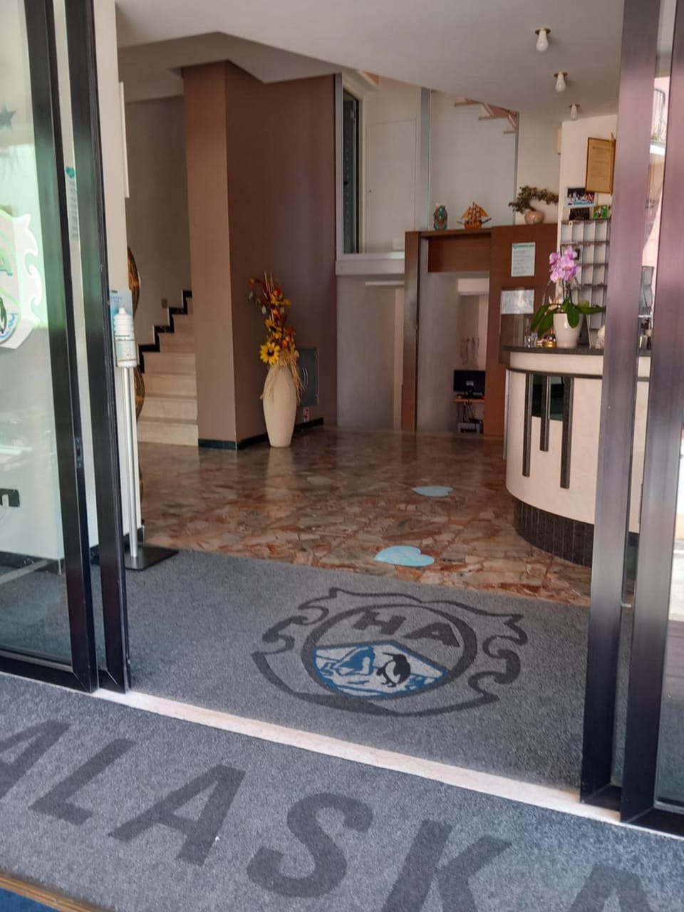 Property building, Facade/entrance, Lobby or reception