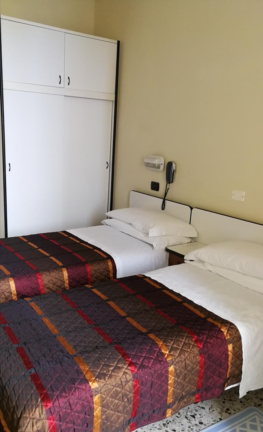 Bed, TV and multimedia, Balcony/Terrace, Photo of the whole room, Bedroom, internet, safe, wardrobe, air conditioner