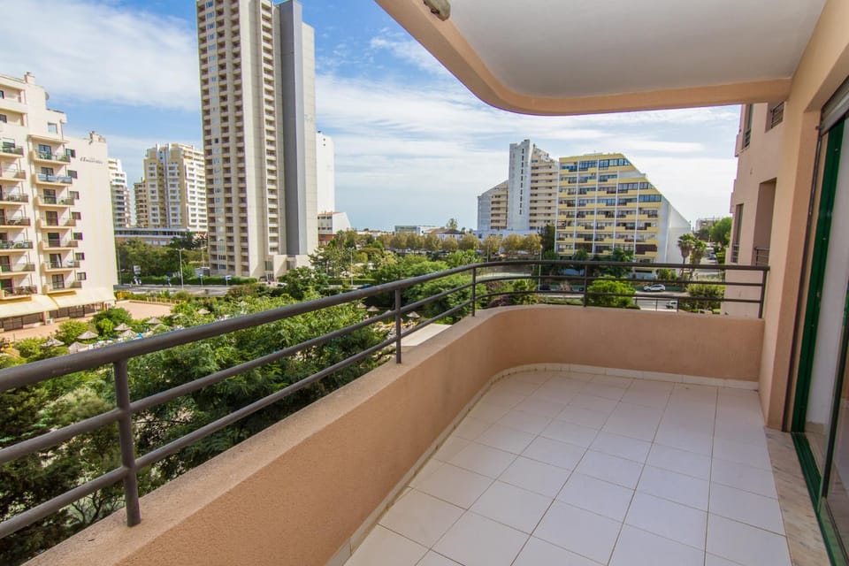 Flor da Beira Apartments ou Paraiso Sol Da Rocha Apartment in Portimao