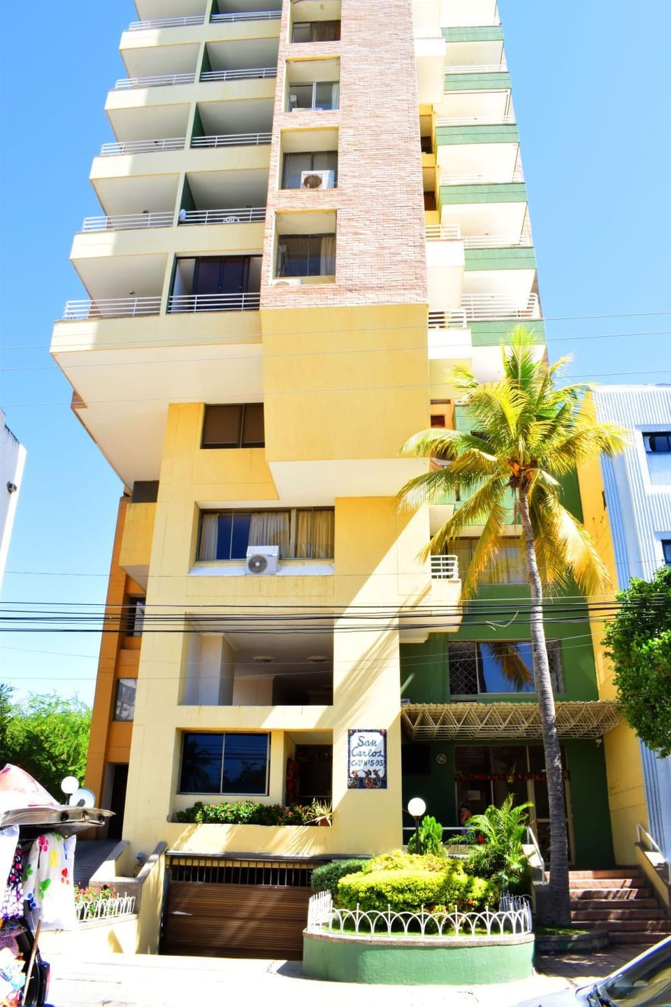 Property building, Facade/entrance