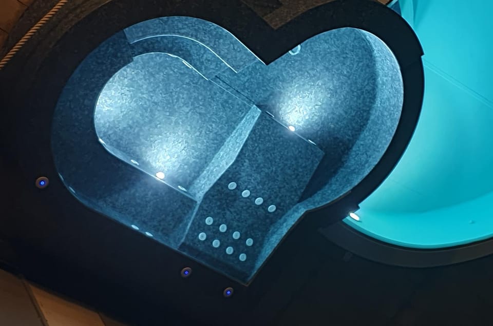 Hot Tub, Hot Tub