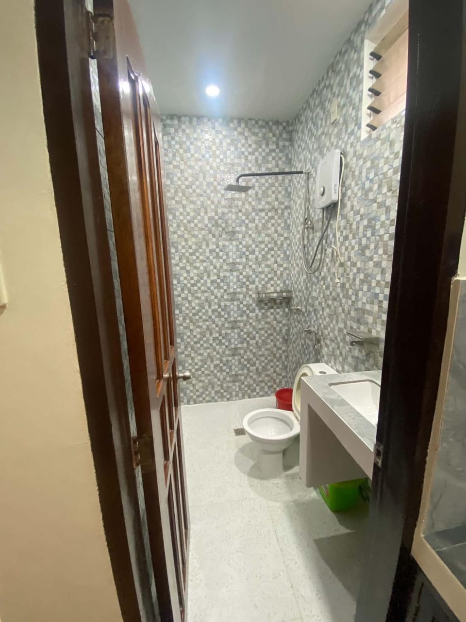 Shower, Toilet, Bathroom