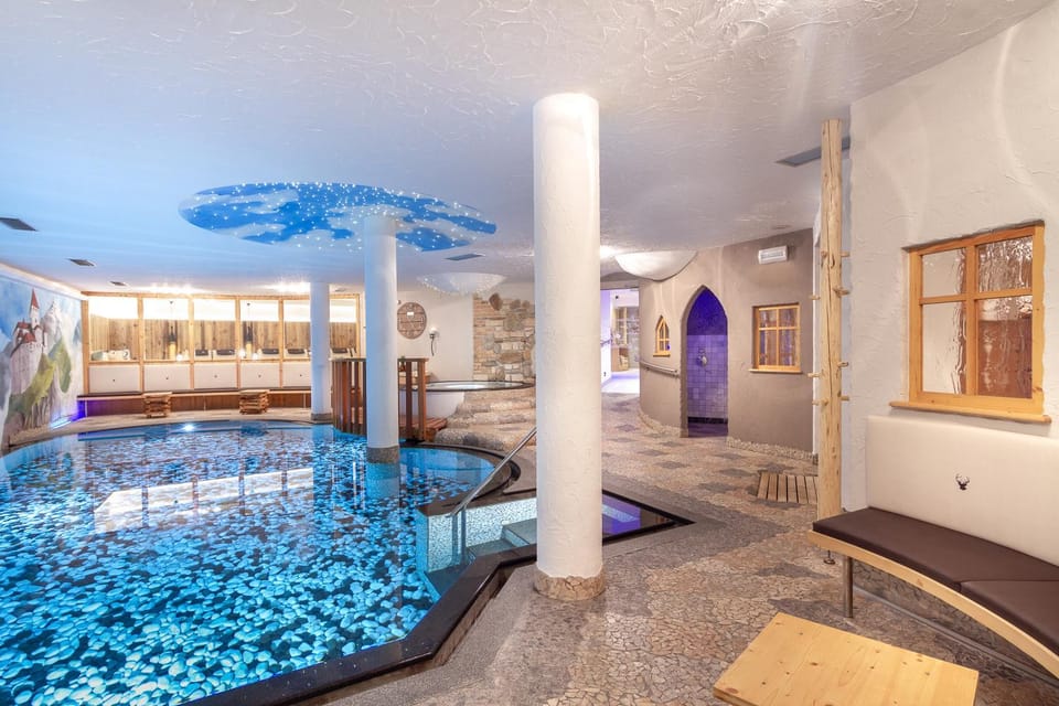 Spa and wellness centre/facilities, Swimming pool