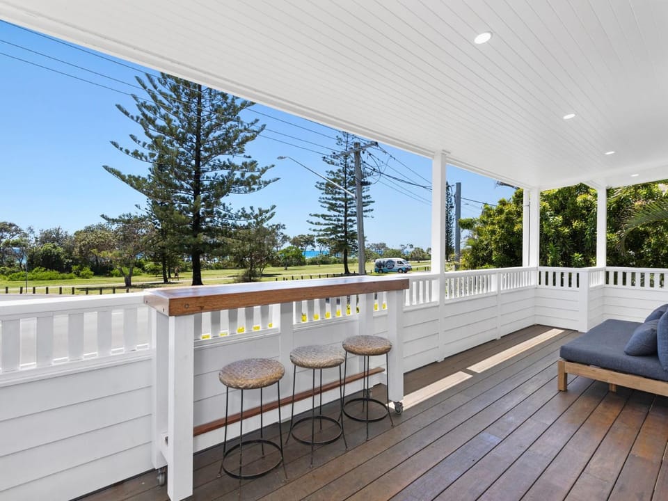 Patio, Day, Natural landscape, Garden, View (from property/room), Balcony/Terrace, Living room, Seating area, Garden view