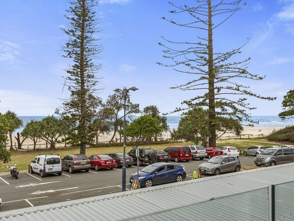Day, Natural landscape, Sea view, Location, Parking