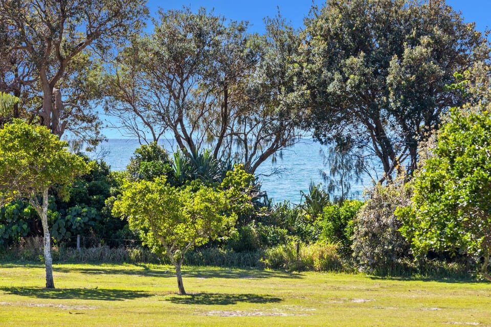 Sunrise by the Sea 1 - Ocean Glimpse Apartment House in Kingscliff