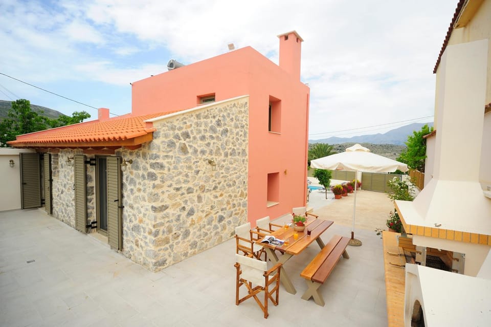 BBQ facilities, Garden, Balcony/Terrace, Dining area