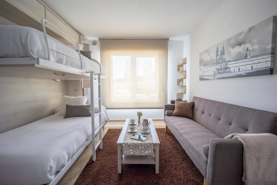 Bed, Living room, Photo of the whole room, Seating area