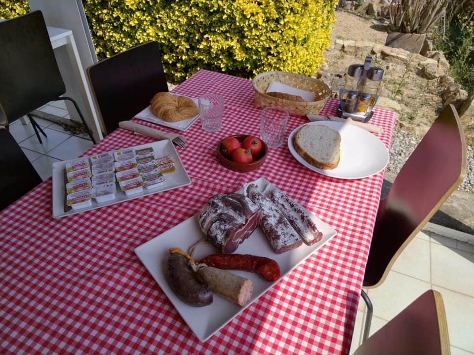 Hostal Can Bassalis Bed and Breakfast in Baix Empordà