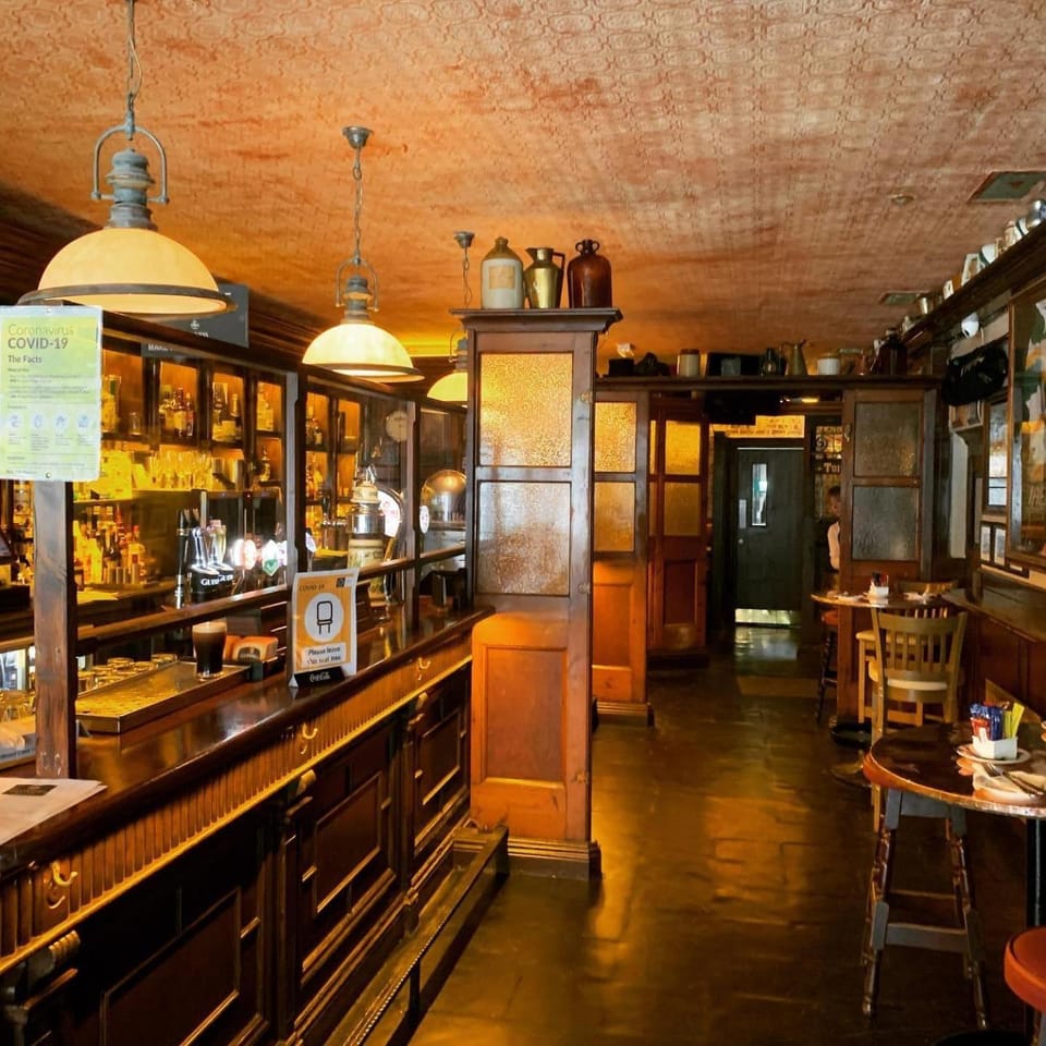 Restaurant/places to eat, Restaurant/places to eat, Lounge or bar, Food and drinks, Drinks