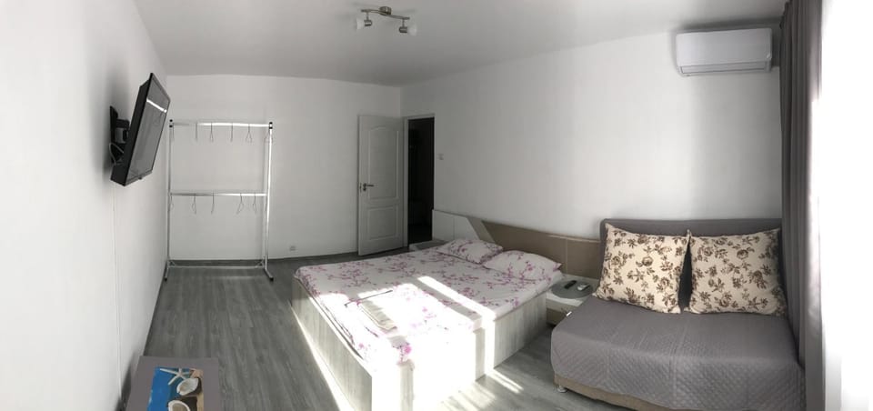 Bed, Photo of the whole room, Bedroom, air conditioner
