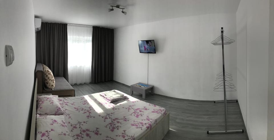 TV and multimedia, Photo of the whole room, Bedroom, air conditioner, air conditioner