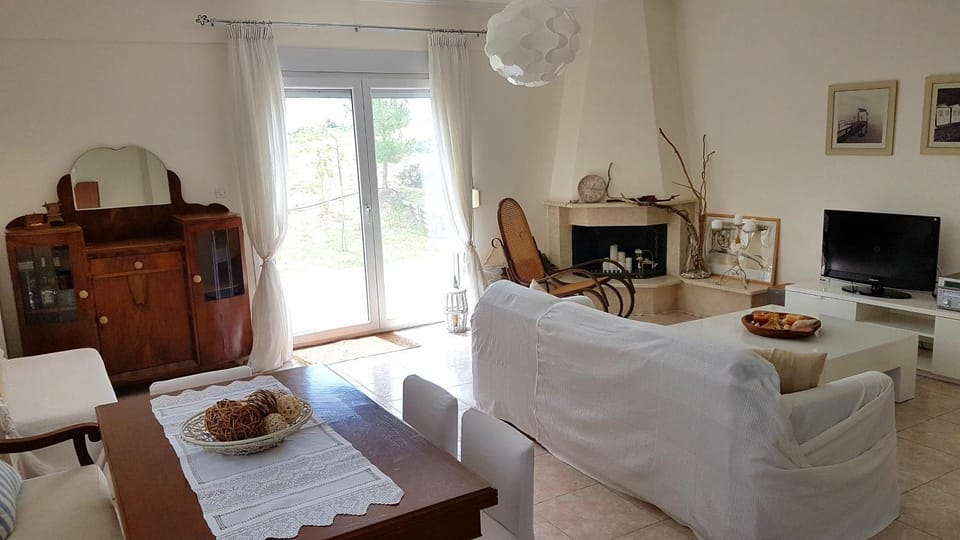 Living room, Photo of the whole room