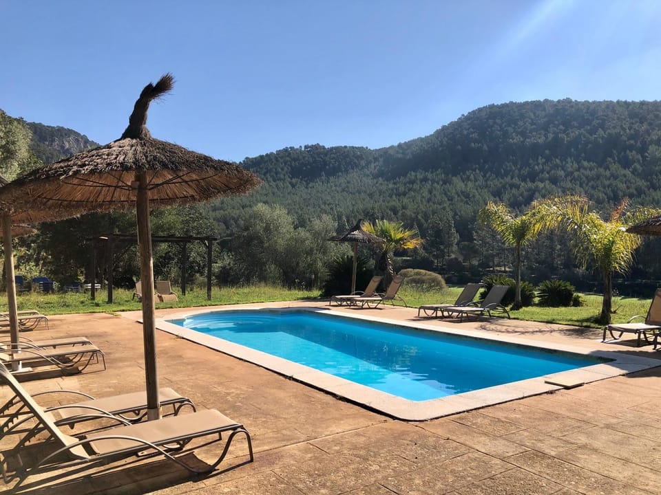 Swimming pool, Swimming pool