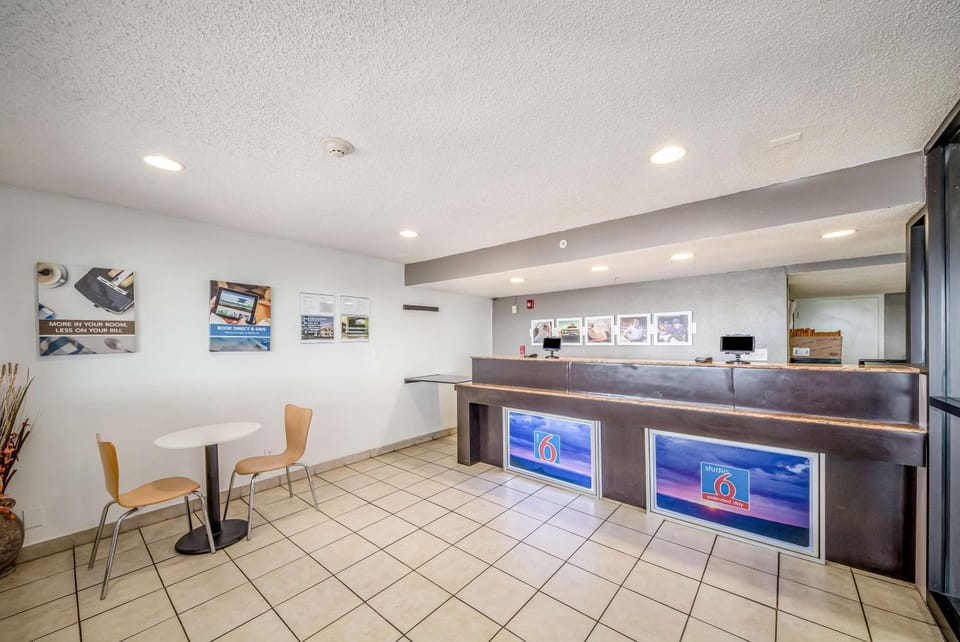 Lobby or reception, Seating area