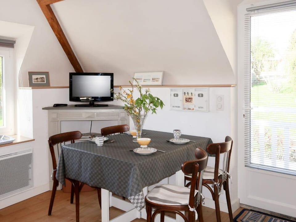 Apartment Le Clos du Port 2 by Interhome Apartment in Brittany