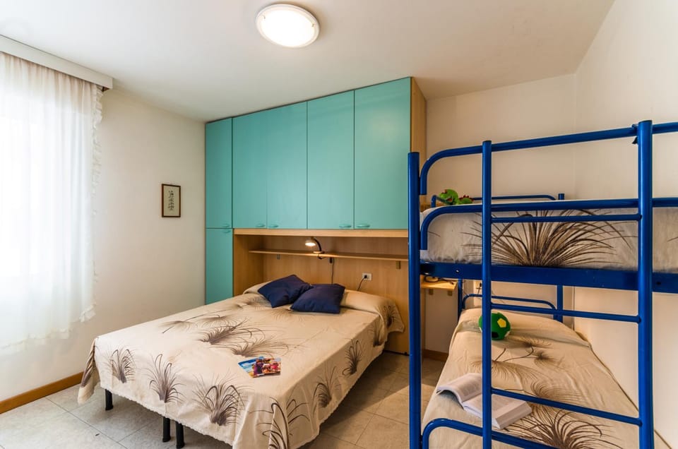 Bed, Bedroom, bunk bed