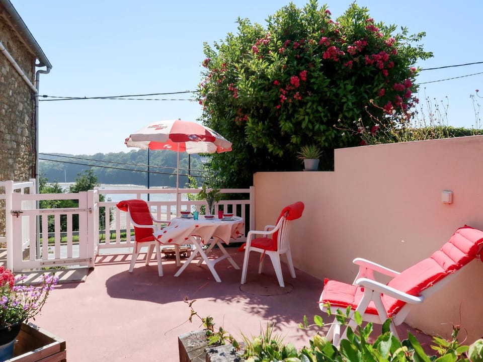 Apartment Le Clos du Port 1 by Interhome Apartment in Brittany